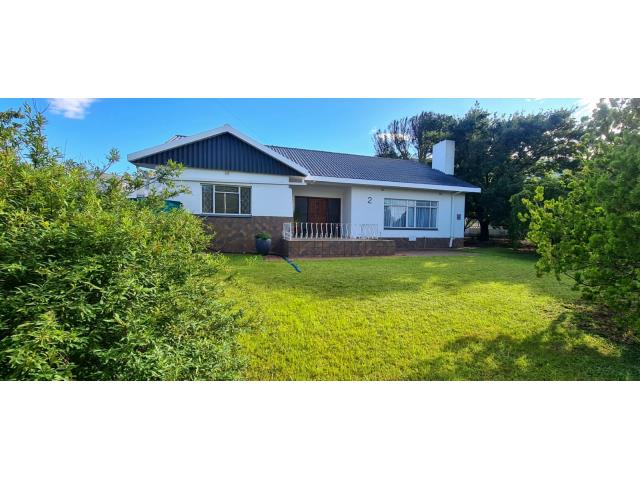 5 Bedroom House for sale in Bergsig