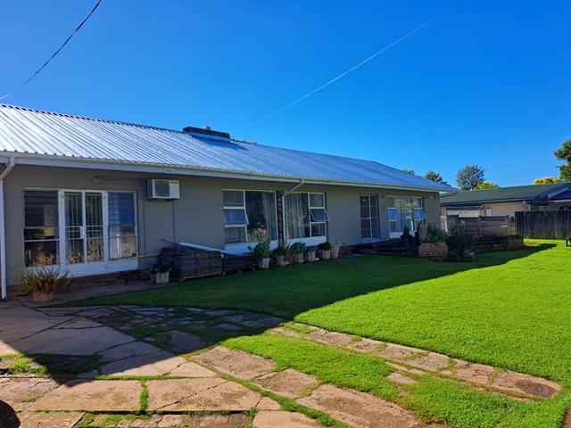 3 Bedroom House for sale in Bergsig
