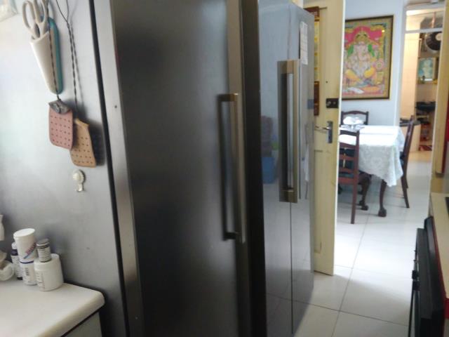 2 Bedroom Flat for sale in Essenwood