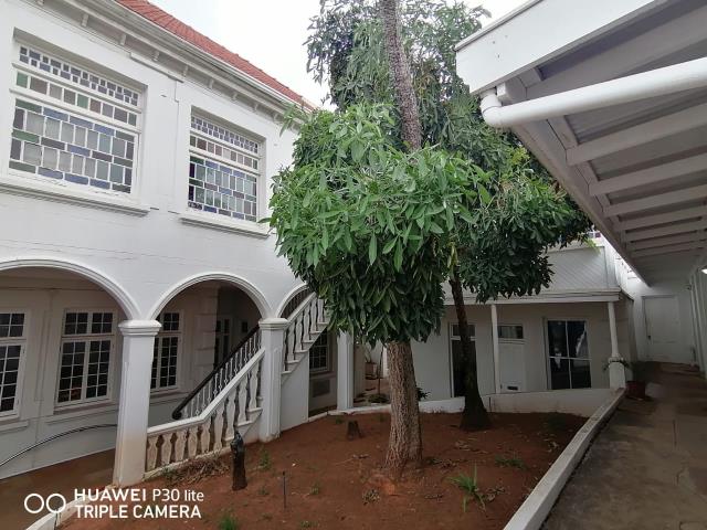 631m² Commercial space for sale in Essenwood