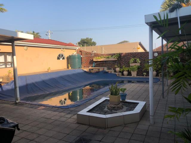 6 Bedroom House for sale in Musgrave