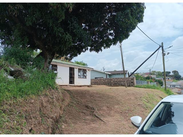 2 Bedroom House for sale in Umlazi J