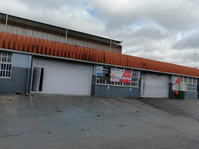 150m² Industrial space to let in Phoenix Industrial