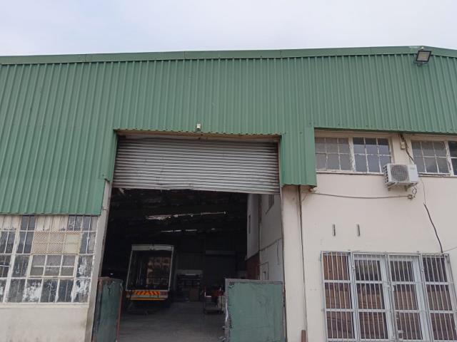2000m² Industrial space to let in Phoenix Industrial