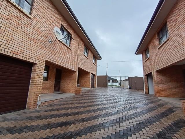3 Bedroom Townhouse to let in Durban North