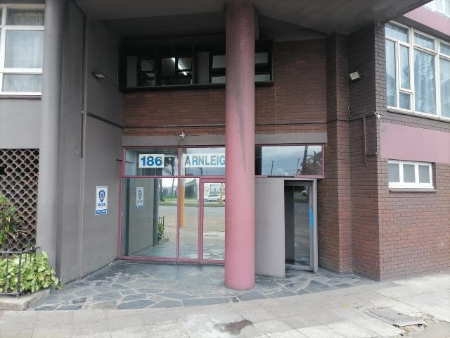 0.5 Bedroom Apartment to let in Durban Central