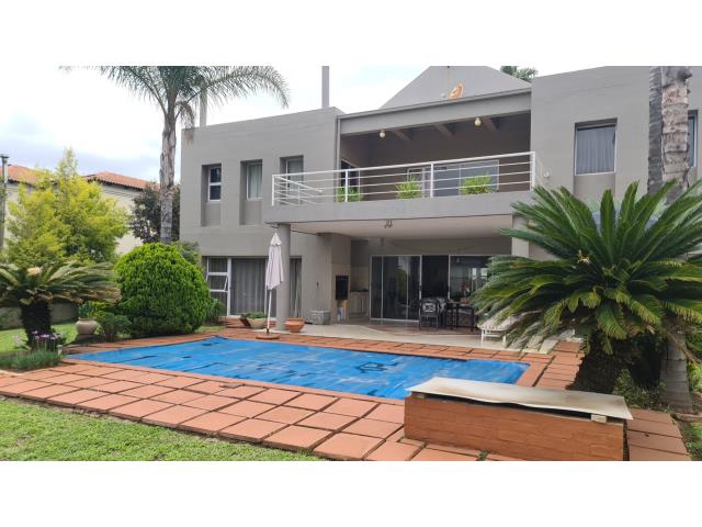 5 Bedroom House for sale in Silver Lakes Golf Estate