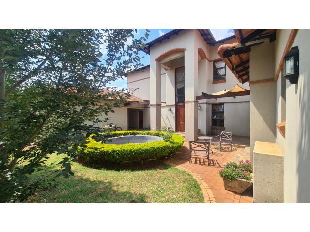 5 Bedroom House for sale in Silver Lakes Golf Estate