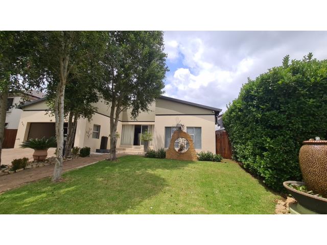 4 Bedroom House for sale in Willow Acres