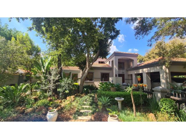 4 Bedroom House for sale in Silver Lakes Golf Estate