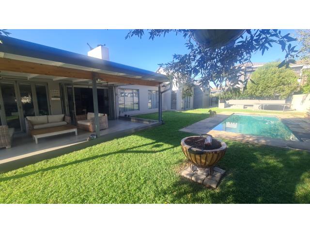 4 Bedroom House for sale in Willow Acres