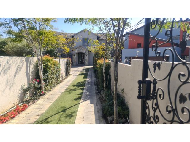 3 Bedroom House for sale in Willow Acres