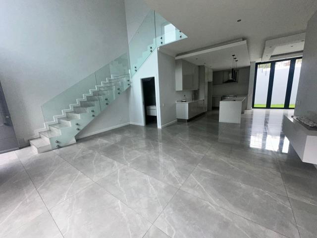 4 Bedroom Cluster to let in Houghton Estate