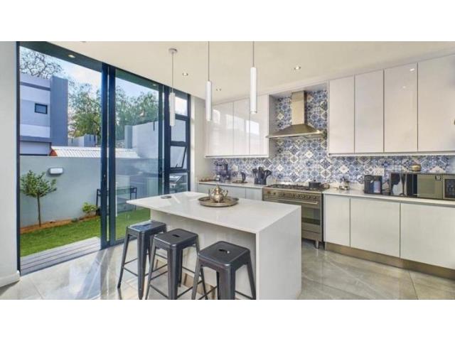 4 Bedroom Cluster to let in Houghton Estate