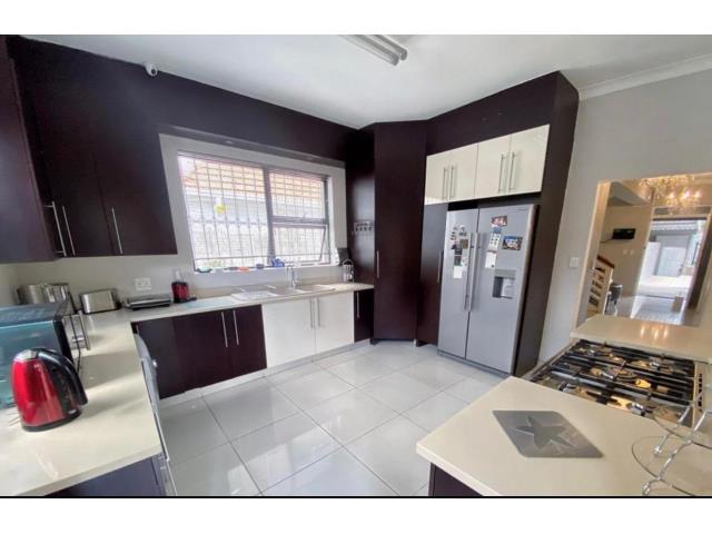 3 Bedroom House to let in Norwood