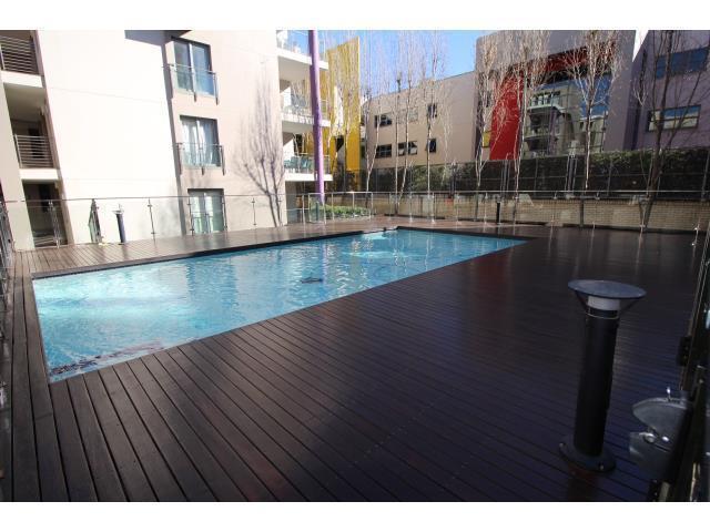 2 Bedroom Apartment to let in Rosebank