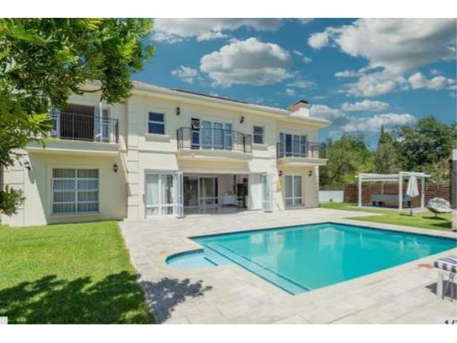 4 Bedroom House to let in Bryanston