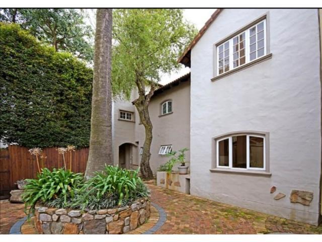 2 Bedroom Duplex for sale in Oaklands