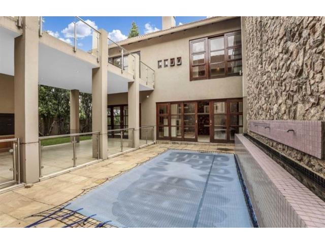 5 Bedroom House to let in Benmore Gardens