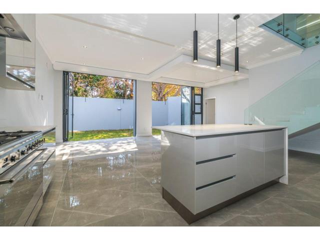 4 Bedroom Cluster for sale in Houghton Estate