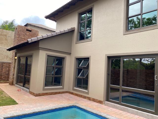 3 Bedroom Cluster to let in Waterkloof Ridge