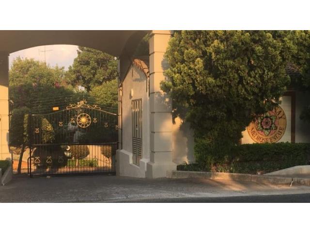 2 Bedroom Apartment to let in Melrose Estate