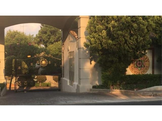 2 Bedroom Apartment to let in Melrose Estate