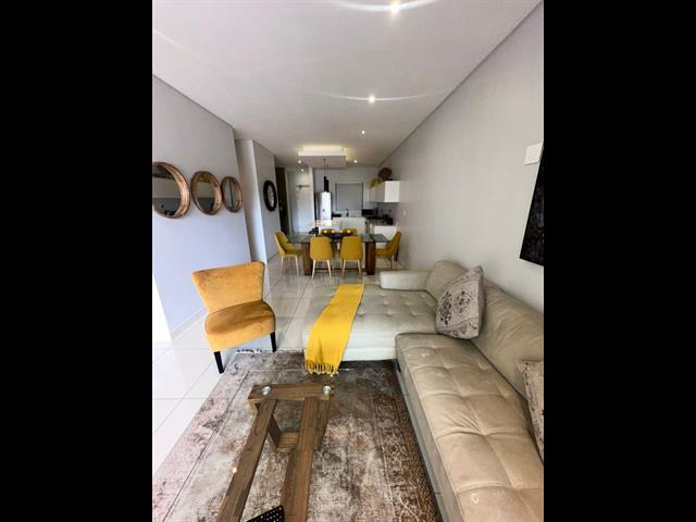 2 Bedroom Apartment to let in Hyde Park