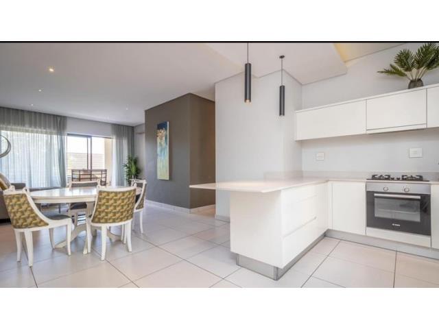 2 Bedroom Apartment for sale in Rosebank