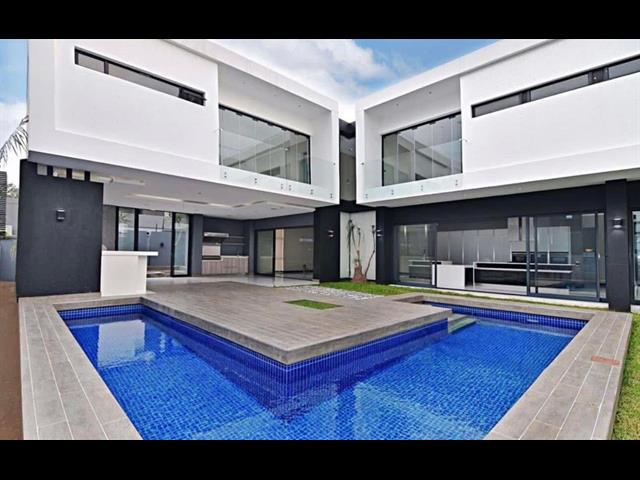 5 Bedroom House to let in Hyde Park