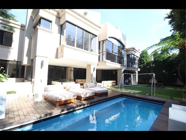 4 Bedroom House to let in Morningside