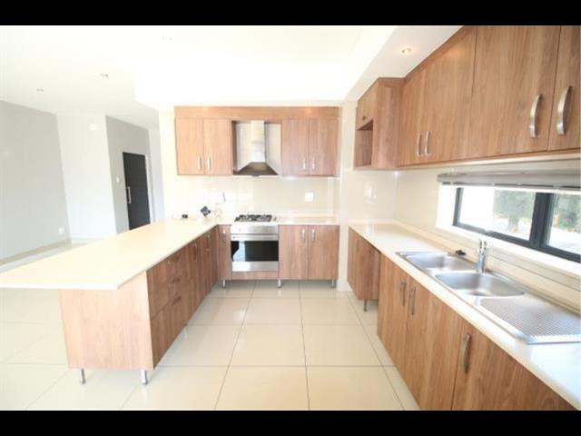 2 Bedroom Apartment to let in Houghton Estate