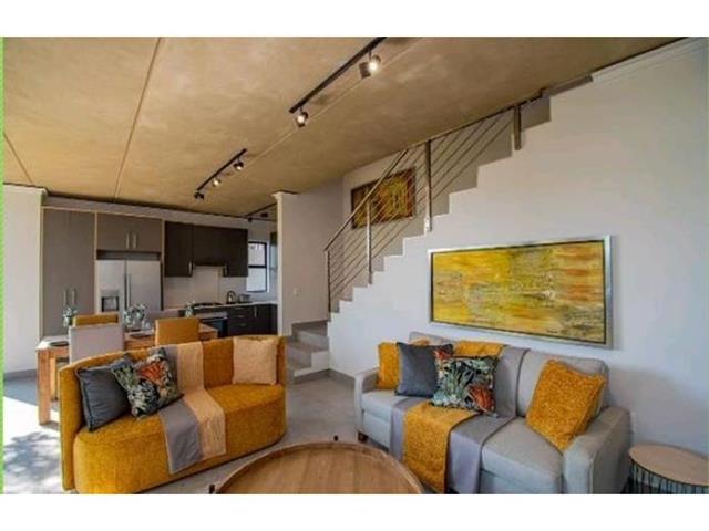 3 Bedroom Duplex to let in Menlo Park