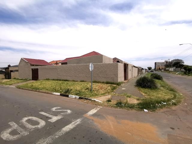 3 Bedroom House for sale in Newlands