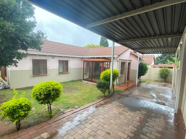 3 Bedroom Simplex to let in Bromhof