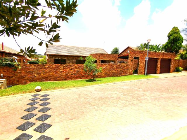 2 Bedroom Townhouse for sale in North Riding