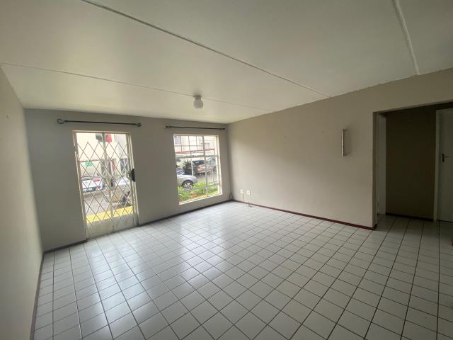 2 Bedroom Apartment to let in Weltevreden Park