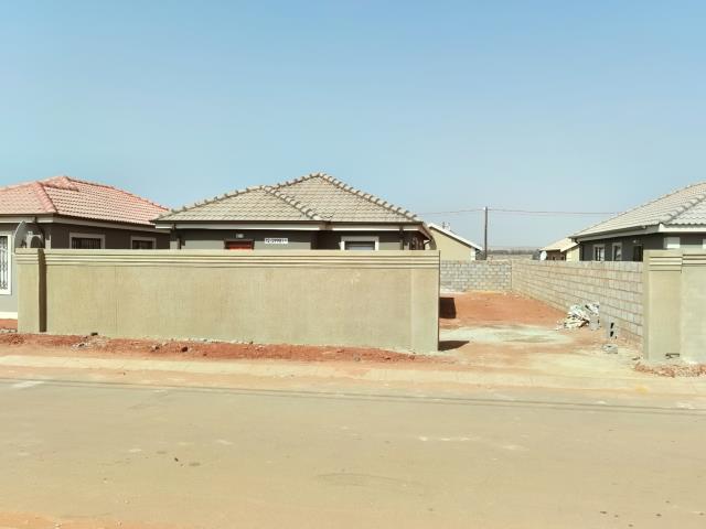 3 Bedroom House to let in Protea Glen