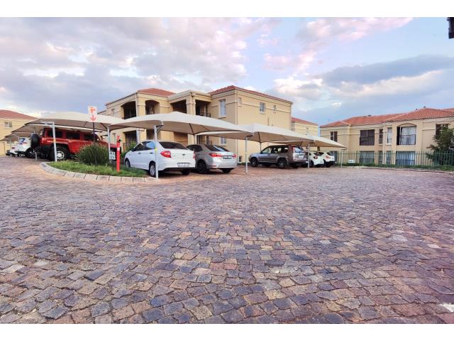 2 Bedroom Apartment to let in Northcliff