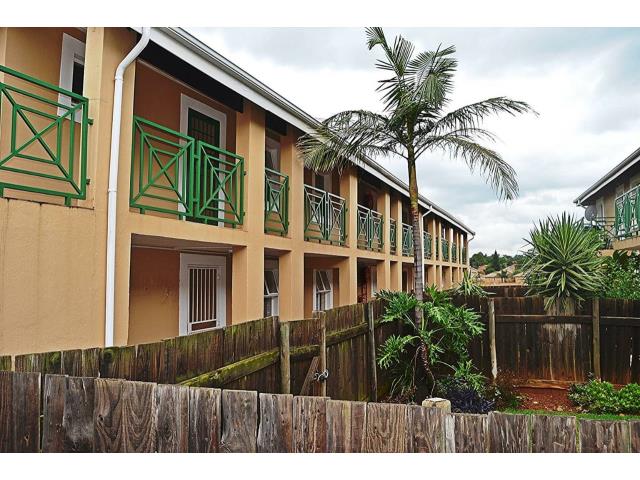 2 Bedroom Apartment for sale in Weltevreden Park