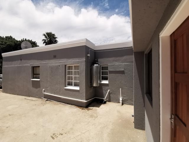 1 Bedroom Apartment to let in Roodepoort West