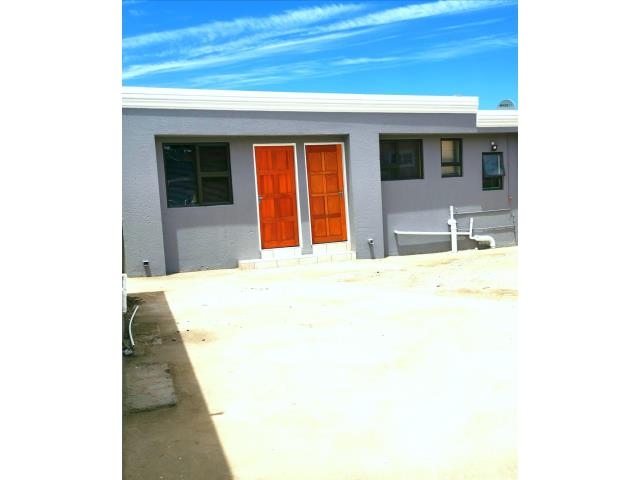 Studio apartment to let in Roodepoort