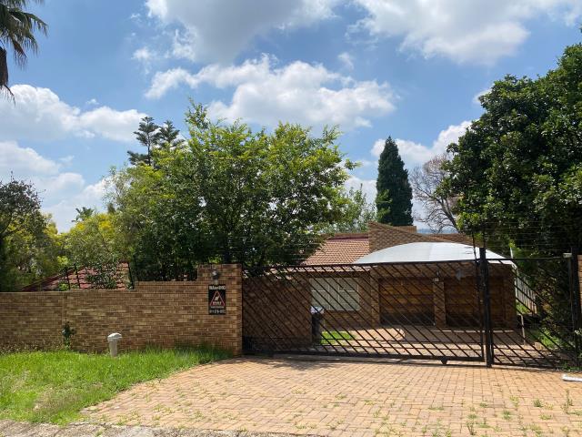 4 Bedroom House to let in Weltevreden Park