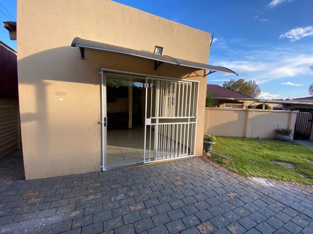 2 Bedroom Flat to let in Florida