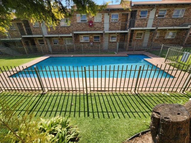 2 Bedroom Apartment for sale in Ferndale