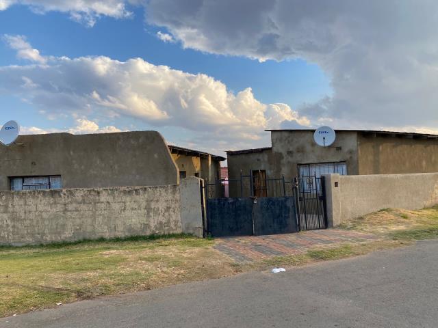 3 Bedroom House for sale in Meadowlands