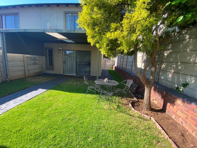 2 Bedroom Duplex for sale in Sonneglans