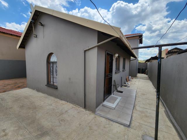 2 Bedroom House to let in Kagiso