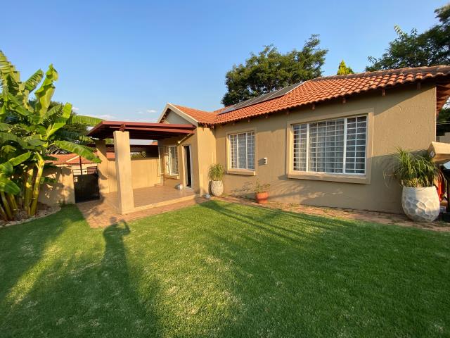 3 Bedroom Townhouse to let in North Riding