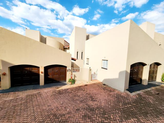 3 Bedroom House for sale in Corlett Gardens